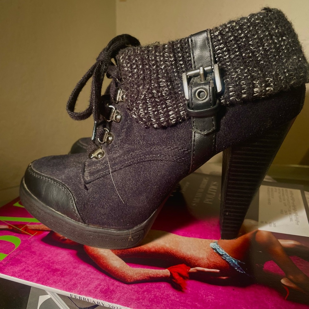 Stylish Black Ankle Boots with Knit Cuff Sz 8